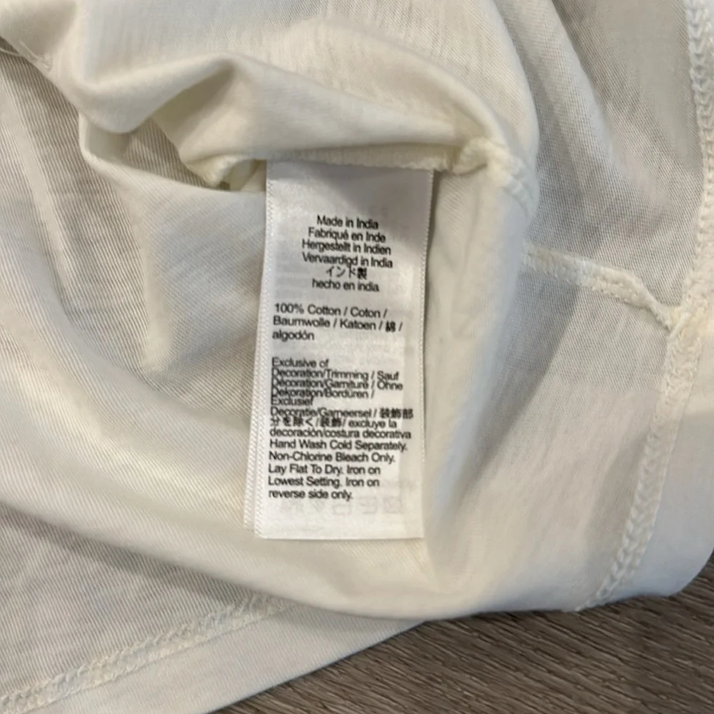 J Crew Cropped T-shirt with crochet floral appliqués - Picture 4 of 4